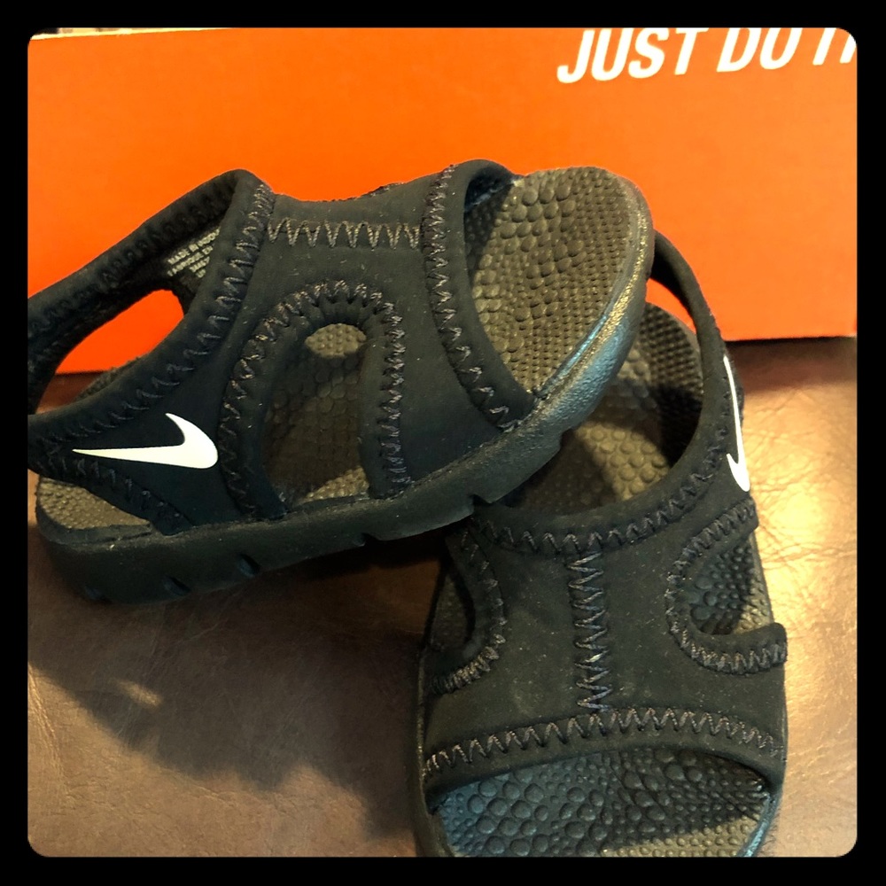 Infant NIKE sandals